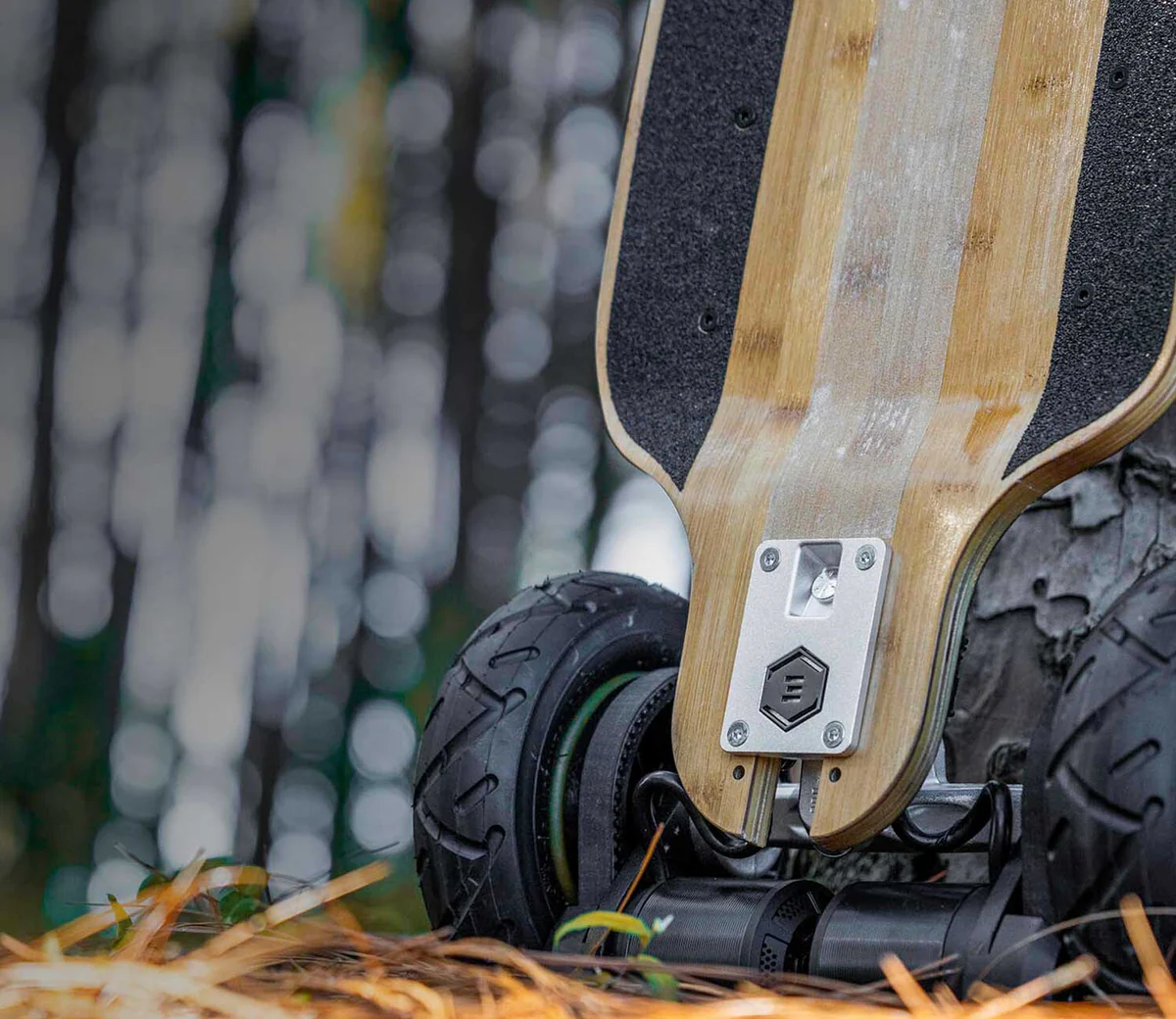 Evolve Diablo Bamboo - Skate électrique tout-terrain haute performance